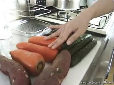 Japanese Babe insert Carrot on her hairy pussy masturbating - Japan on vidfreenow.com