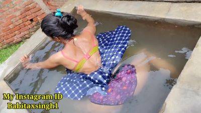 Desi Indian Outdoor Village Opne Water Tenk Bathing Desi Girl Hindi Audio - India on vidfreenow.com