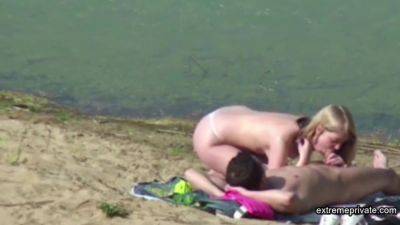 My Stepdaughter Caught With Her Bf On The Beach on vidfreenow.com