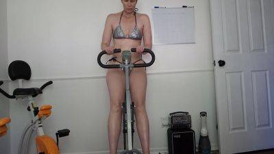 Aurora Willows Doing Leg Strengthening Today In A Sexy Hot Bikini - Usa on vidfreenow.com