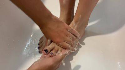 I Went Into The Bathroom And Helped My Stepsister Wash Her Beautiful Feet on vidfreenow.com