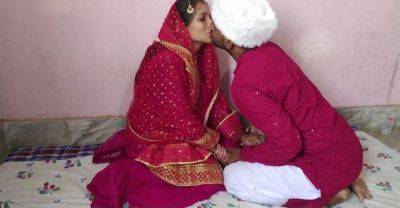 Real Life Newly Married Indian Couple Seduction Romantic Honeymoon Sex Video - India on vidfreenow.com