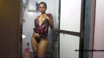 Indian College 18 Year Old Big Ass Babe In Bathroom Taking Shower - India on vidfreenow.com