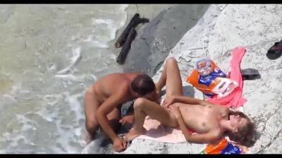 Voyeur On Public Beach Coitus - Hot Cunnilingus on vidfreenow.com