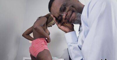 Ebony gteen takes her stepdad's BBC in both holes for ruthless perversions on vidfreenow.com