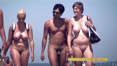 Voyeur Nudist Beach Couple Walking on vidfreenow.com