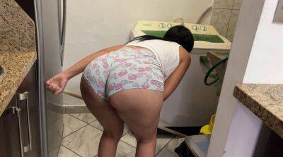 Beautiful Married Woman Milf Washing and Cleaning in my House has a Big ASS - Japan - Colombia on vidfreenow.com