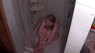 Hot Wife In The Shower Compilation on vidfreenow.com