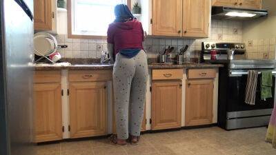 Syrian Wife Lets 18 Year Old German Stepson Fuck Her In The Kitchen - Germany - Syria on vidfreenow.com