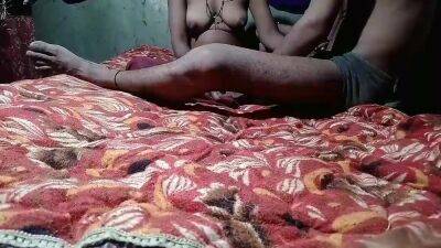 Desi Aunty Ki Cremie Chut Ko Chata Aur Tang Failakar Chudai Kiya - India on vidfreenow.com