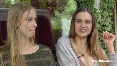 Heiße Österreicherin und heißes bayrisches Madl vergnügen sich vor Kamera - young busty lesbian babes makeout - Germany on vidfreenow.com