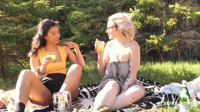 Sexy Lesbian Babes Have Sex Outdoors - Big tits brunette and blonde on vidfreenow.com