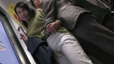 Japanese Milf gets it in the train - Japan on vidfreenow.com