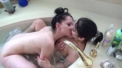 Pussy play in the tub with Monica and Indigo on vidfreenow.com