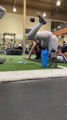 Gym candid whore stretching - Brazil on vidfreenow.com