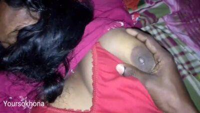 Bhabhi Soi Hui Thi Book Ka Milk Nikala Bahut Maja Aaya - India on vidfreenow.com