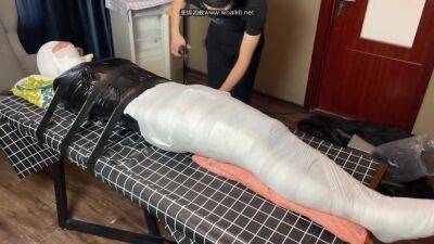 Mummy And Vacuum Bed on vidfreenow.com