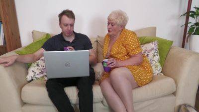 Granny rides the big piece of her nephew in out of this world homemade XXX on vidfreenow.com