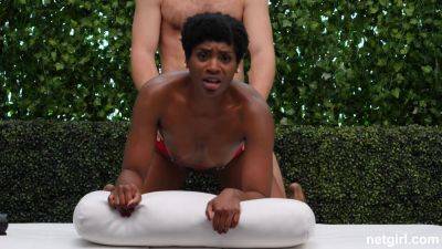 Afro beauty tries endless white dick from behind in backyard casting sessions on vidfreenow.com