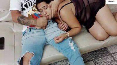 Sexo Oral - Mejores Momentos De Mamada Que Me Dio Mi Hermanastra En El Sofa De La Casa Mientras Estabamos Solos La Puta Cachonda Esa 5 Min - Colombia on vidfreenow.com