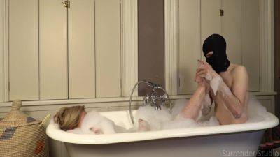 Bath Time Pampering For Lady Dalia With A Golden Ending For 13 Min on vidfreenow.com