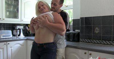 Busty old mom loudly fucked in a great morning hardcore in the kitchen on vidfreenow.com