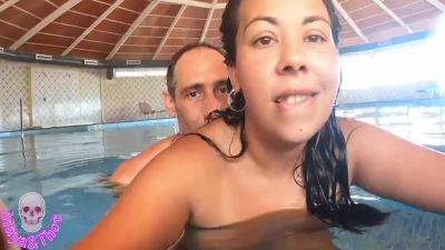 Maya Tetona Amateur Is Too Hot To Be Fucked In Pool on vidfreenow.com