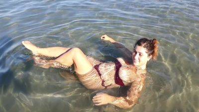 Spied, Touched And Cum On Her Face On The Beach. Girl Shok 12 Min on vidfreenow.com