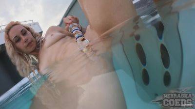 Naked Jacuzzi Underwater Fun With Hot Milf Mary Jane on vidfreenow.com