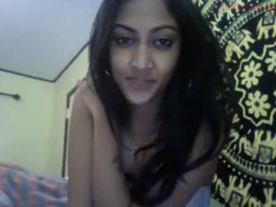 Hot Indian Girl On Her Webcam! (part 1) - India on vidfreenow.com