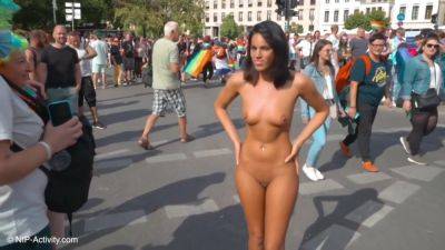 Nude In Public Video Girl Strips Naked And Takes A Walk Thr on vidfreenow.com