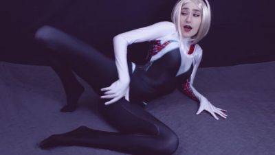 Cosplay Queen: Get Up Close & Personal with Blonde Spider Gwen on vidfreenow.com