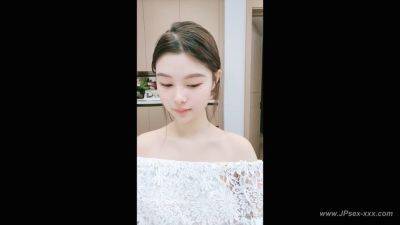 Chinese teens live chat with mobile phone.1065 - China on vidfreenow.com