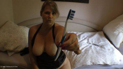 Electric Toothbrush - An Emergency Vibrator? on vidfreenow.com