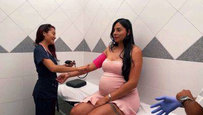 Bangin' a Pregnant Latina's Big Booty in the Doctor's Office on vidfreenow.com