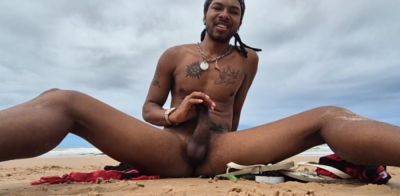 I did my first DP on the beach and I screamed with pleasure, so what, everyone is watching? I came nicely on two cocks!! on vidfreenow.com