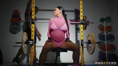 Sporty Latina princess devours tasty dick at the gym in amazing interracial on vidfreenow.com