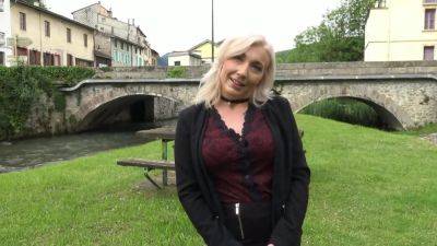 Louane, 30 years old, beautician in Belesta (11)! on vidfreenow.com