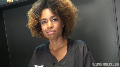 Extra Sexy Black Hairdresser on vidfreenow.com