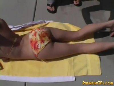 Stripteasing teen hottie catches some rays on vidfreenow.com