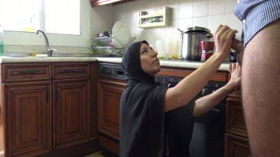 Algerian Beurette Invites Boys To Her Apartment In Marseille And Sucks Them Off In Her Kitchen - Algeria on vidfreenow.com