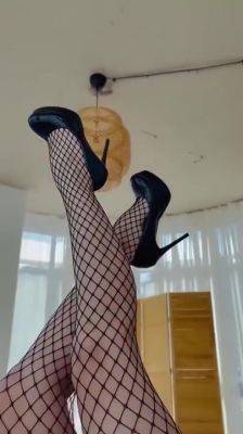 #Highheels #Blackheels #Stokings #View #Longlegs - Sex Cam on vidfreenow.com