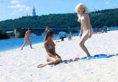 Young nudist fresh hotties caught on a hidden camera on vidfreenow.com