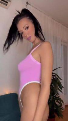 #Ponytail #Pinkvibes #Pinkbodysuit #Bodygoals #Brunette - Sex Cam on vidfreenow.com