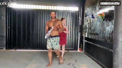 He Offered Help For Me To Ferrar In The Bath Visinho Esperto - Brazil on vidfreenow.com