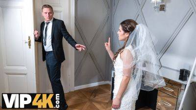 VIP4K. Couple decided to copulate in the bedroom before the ceremony - Czech Republic on vidfreenow.com