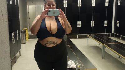 Mary Jhuana - Bbw Exibida No Banheiro Da Academia 6 Min on vidfreenow.com