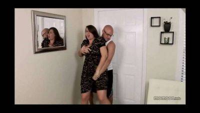 Step-Mom's Naughty Encounter: A Creamy Surprise on vidfreenow.com