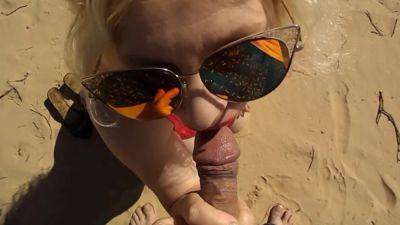 Blowjob On Beach on vidfreenow.com