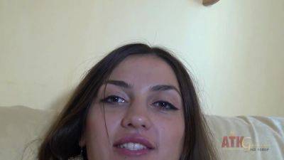 Karina is going to unzip and have fun with new toy on vidfreenow.com